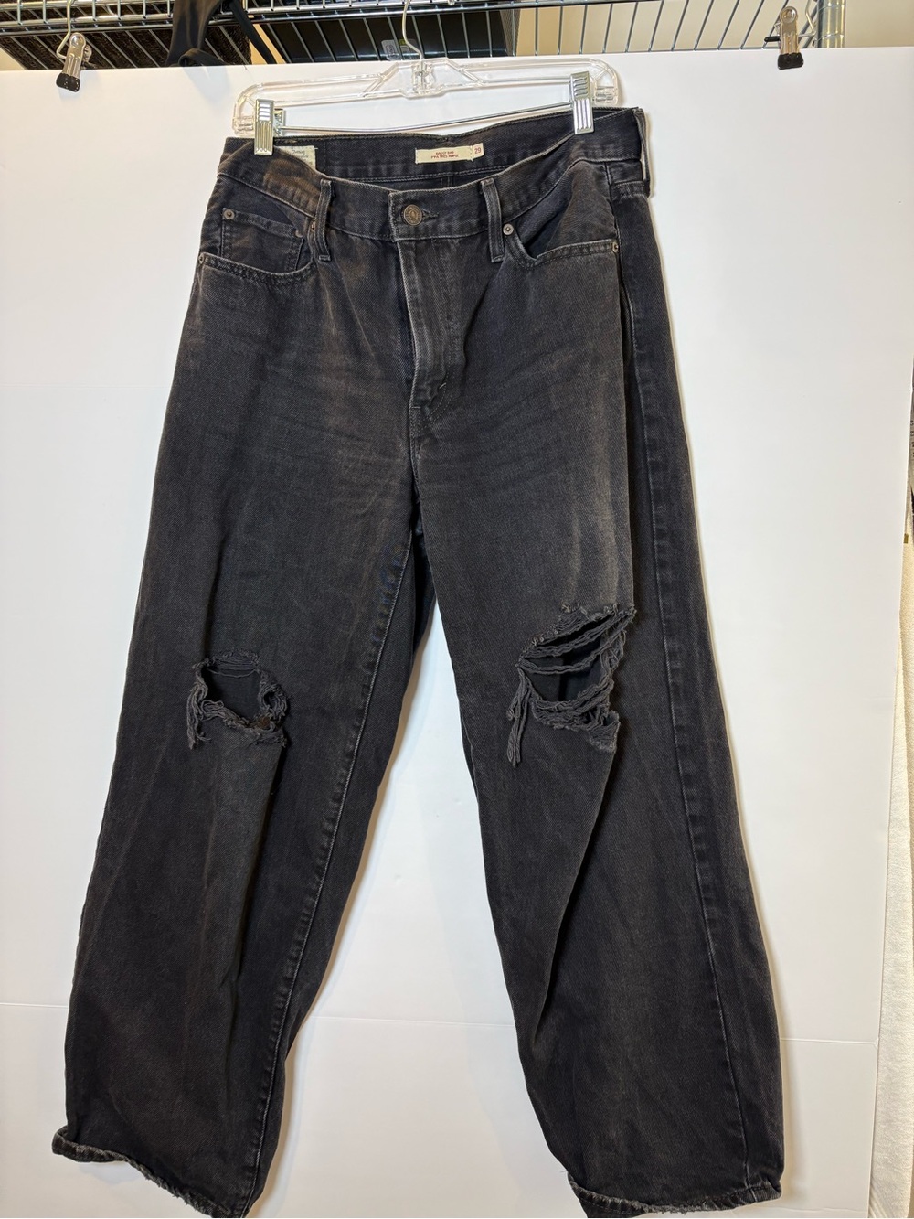 Levi’s Baggy Dad Jeans in washed black | baggy, distressed | size 29